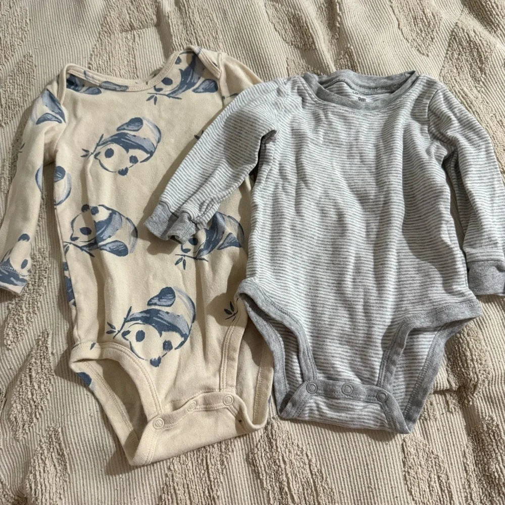 Cute Carters Baby Onesie lot 7 items football pandas spring summer fall 9months